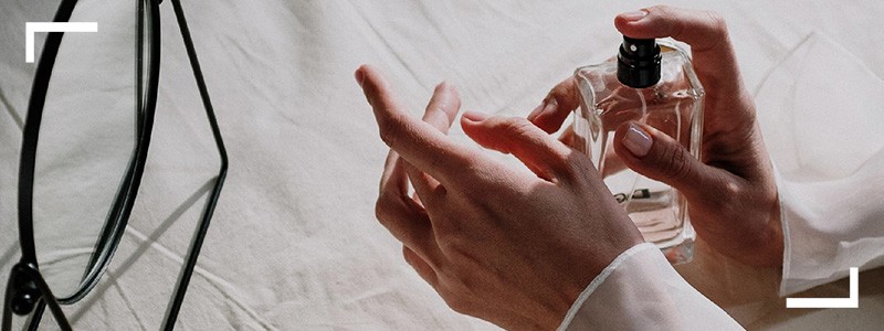 نحوه صحیح اسپری برای افزایش طول عمر عطر